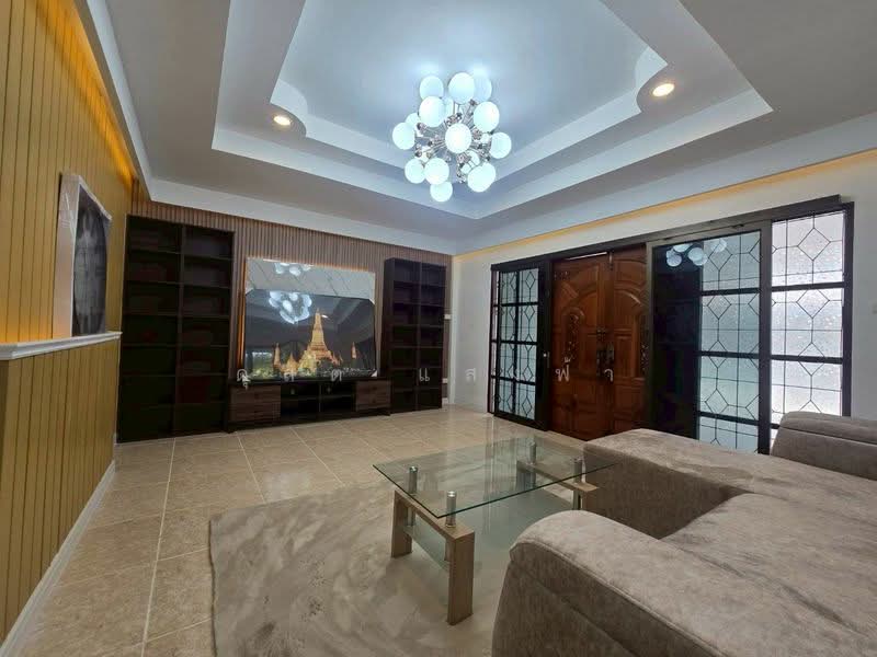 ขายทาวน์โฮมรีโนเวทใหม่ทั้งหลัง ม.แฟมิลี่ปาร์ค นาป่า ชลบุรี, Chon Buri (Pattaya), Na Pa, Muang Chon Buri, Chon Buri (Pattaya), 4 Bedrooms, 120 sqm, Townhouse For Sale, by Dusit Saengfa, 500315447 - DDproperty.com