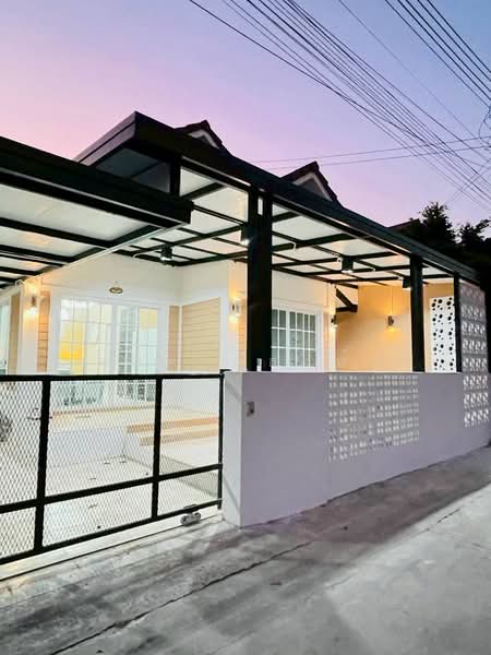 ขายบ้านแฝดรีโนเวทใหม่พร้อมอยู่ หนองตำลึง นิคมอมตะชลบุรี, Chon Buri (Pattaya), Nong Tamlung, Phan Thong, Chon Buri (Pattaya), 3 Bedrooms, 120 sqm, Semi-Detached House (Twin House) For Sale, by Dusit Saengfa, 500315472 - DDproperty.com