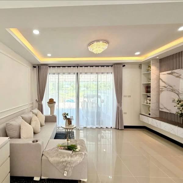 Banglamoong, Chon Buri (Pattaya), Nong Pla Lai, Bang Lamung (Pattaya), Chon Buri (Pattaya), 2 Bedrooms, 100 sqm, Townhouse For Sale, by ลุลิตตา อินทร์โพ, 500315475 - DDproperty.com
