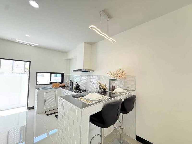Banglamoong, Chon Buri (Pattaya), Nong Pla Lai, Bang Lamung (Pattaya), Chon Buri (Pattaya), 2 Bedrooms, 100 sqm, Townhouse For Sale, by ลุลิตตา อินทร์โพ, 500315475 - DDproperty.com