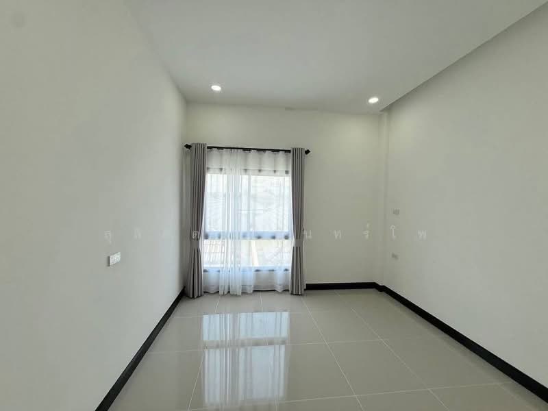 Banglamoong, Chon Buri (Pattaya), Nong Pla Lai, Bang Lamung (Pattaya), Chon Buri (Pattaya), 2 Bedrooms, 100 sqm, Townhouse For Sale, by ลุลิตตา อินทร์โพ, 500315475 - DDproperty.com
