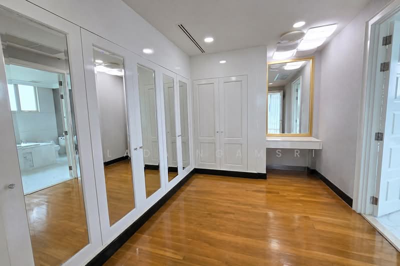 Royce Private Residences : รอย์ช ไพรเวท เรสซิเดนซ์ส, กรุงเทพ, 61 ซอยสุขุมวิท 31, คลองเตยเหนือ, วัฒนา, กรุงเทพ, 355 ตร.ม., คอนโด ขาย, โดย Ailada Ngamsri, 500315482 - DDproperty.com