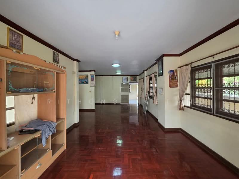 Ratchapruek Village Soi Wat Ku, Two houses 106 sq.wa 6 Beds, 4 Baths, 3 parking spaces, Nonthaburi, สุขาประชาสรรค์ 2, Bang Phut, Pak Kret, Nonthaburi, 6 Bedrooms, 300 sqm, Single Detached House For Sale, by Sirithong Saetang, 500315486 - DDproperty.com