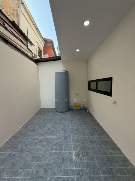 🏡 ทาวน์เฮ้าส์ รีโนเวทใหม่ 30 ตร.วา ทำเลสวนผัก - ทุ่งมังกร 10 บ้านสวย พร้อมอยู่ เข้าออกได้หลายทาง ❤️, Bangkok, Chim Plee, Taling Chan, Bangkok, 3 Bedrooms, 120 sqm, Townhouse For Sale, by ธนกฤต, 500315600 - DDproperty.com