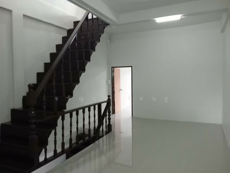 นครสวรรค์ตก, นครสวรรค์, นครสวรรค์ตก, เมืองนครสวรรค์, นครสวรรค์, 155 ตร.ม., ทาวน์เฮ้าส์ ขาย, โดย ขวัญฤดี รัตนชู, 500315674 - DDproperty.com