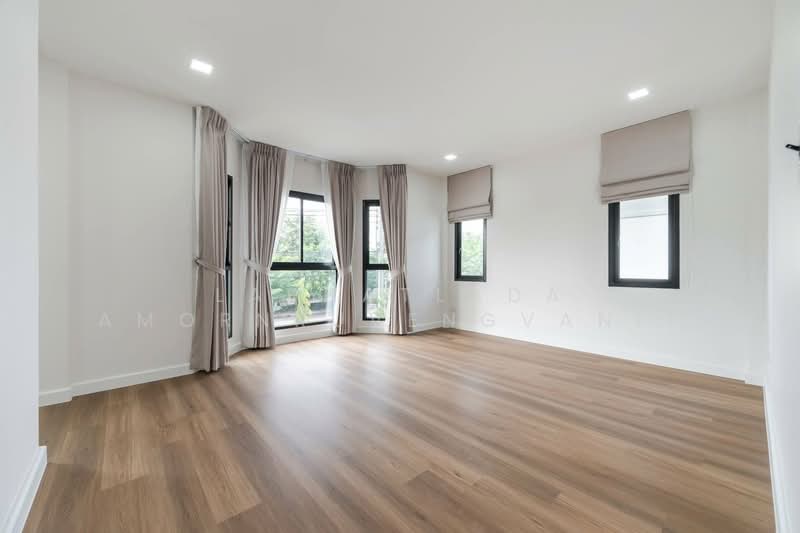 บ้านเดี่ยวรีโนเวท ทำเลลำลูกกา ใกล้มอเตอร์เวย์, Pathum Thani, Bung Kham Proi, Lam Luk Ka, Pathum Thani, 4 Bedrooms, 300 sqm, Single Detached House For Sale, by Laphatlada Amornruvengvanit, 500315675 - DDproperty.com