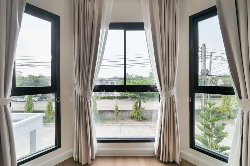 บ้านเดี่ยวรีโนเวท ทำเลลำลูกกา ใกล้มอเตอร์เวย์, Pathum Thani, Bung Kham Proi, Lam Luk Ka, Pathum Thani, 4 Bedrooms, 300 sqm, Single Detached House For Sale, by Laphatlada Amornruvengvanit, 500315675 - DDproperty.com