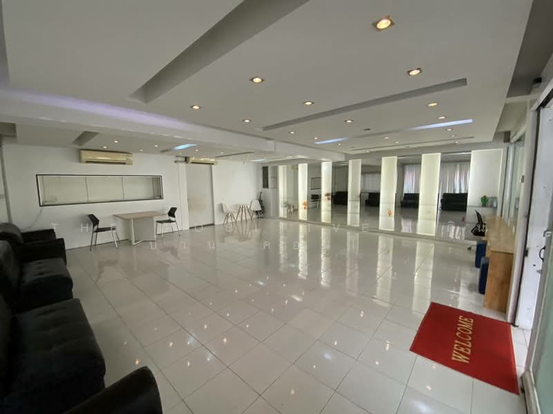3-Storey Commercial Building (2 Connected Units) – Mae Jo, Chiang Mai, Nong Harn, San Sai, Chiang Mai, 3 Bedrooms, 180 sqm, Townhouse For Rent, by The Positive ที่ดิน บ้าน คอนโด, 500315726 - DDproperty.com