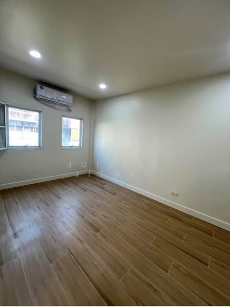 โฮมออฟฟิศ พระราม 9 ซอย 7 – ถนนทวีมิตร ใกล้แยก อสมท, Bangkok, Huai Khwang, Bangkok, 6 Bedrooms, 360 sqm, Townhouse For Rent, by Jutarat Jitmun, 500315752 - DDproperty.com