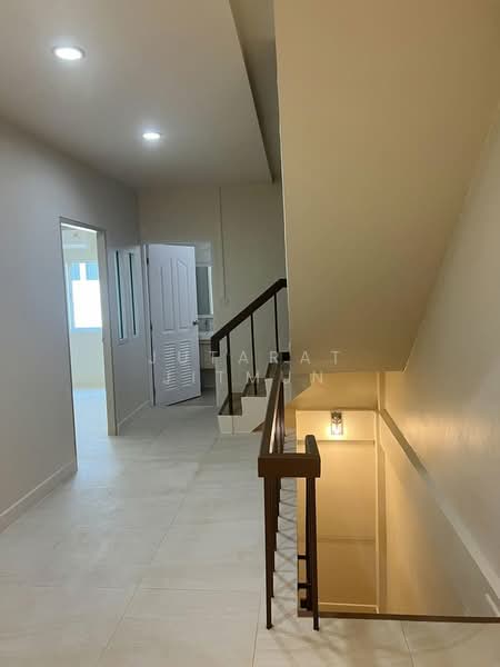 โฮมออฟฟิศ พระราม 9 ซอย 7 – ถนนทวีมิตร ใกล้แยก อสมท, Bangkok, Huai Khwang, Bangkok, 6 Bedrooms, 360 sqm, Townhouse For Rent, by Jutarat Jitmun, 500315752 - DDproperty.com