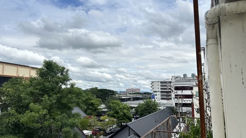 3.5-Storey Commercial Building in Chiang Mai Business Park (CBP), Chiang Mai, Nong Pa Krang, Muang Chiang Mai, Chiang Mai, , 204 sqm, Shophouse For Rent, by The Positive ที่ดิน บ้าน คอนโด, 500315802 - DDproperty.com