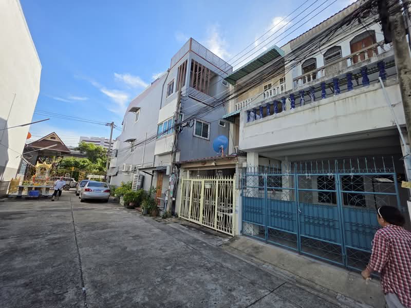 หมู่บ้านดีพร้อม จรัญ12, กรุงเทพ, จรัญสนิทวงศ์, วัดท่าพระ, บางกอกใหญ่, กรุงเทพ, 300 ตร.ม., ทาวน์เฮ้าส์ ให้เช่า, โดย จิตราภรณ์ พิมพ์จันทร์, 500315870 - DDproperty.com