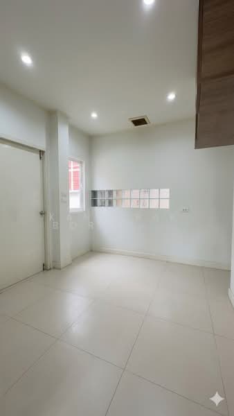 Supalai Bella Wongwaen-Lumlukka Klong 6, Pathum Thani, Soi Bueng Kham Proi, Bung Kham Proi, Lam Luk Ka, Pathum Thani, 3 Bedrooms, 122 sqm, Semi-Detached House (Twin House) For Sale, by Kanyarak Borwornsetthaskul, 500315907 - DDproperty.com