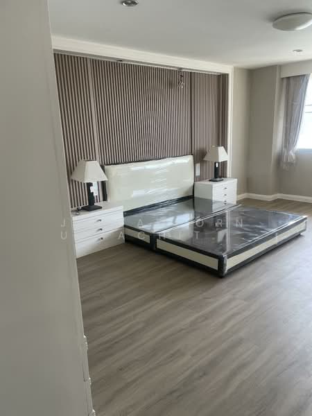 D.S. Tower 1 Sukhumvit 33, Bangkok, Soi Phrom Chit, Khlong Tan Nua, Watthana, Bangkok, 3 Bedrooms, 260 sqm, Condo For Rent, by Juthabhorn Uppachit (Amy), 500315918 - DDproperty.com