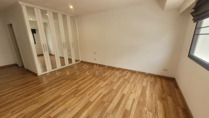 Kallista Mansion, Bangkok, 64 Soi Sukhumvit 11, Khlongtoei Nua, Watthana, Bangkok, 3 Bedrooms, 115 sqm, Condo For Rent, by Sompob Buaparungsri, 500315926 - DDproperty.com