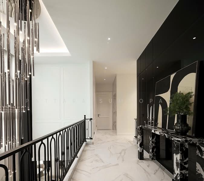 Magazine-Style Luxury House in Ekkamai 22 Only 8 Units, Bangkok, Khlong Tan Nua, Watthana, Bangkok, 4 Bedrooms, 500 sqm, Single Detached House For Sale, by Pattara Sumaopas, 500315931 - DDproperty.com