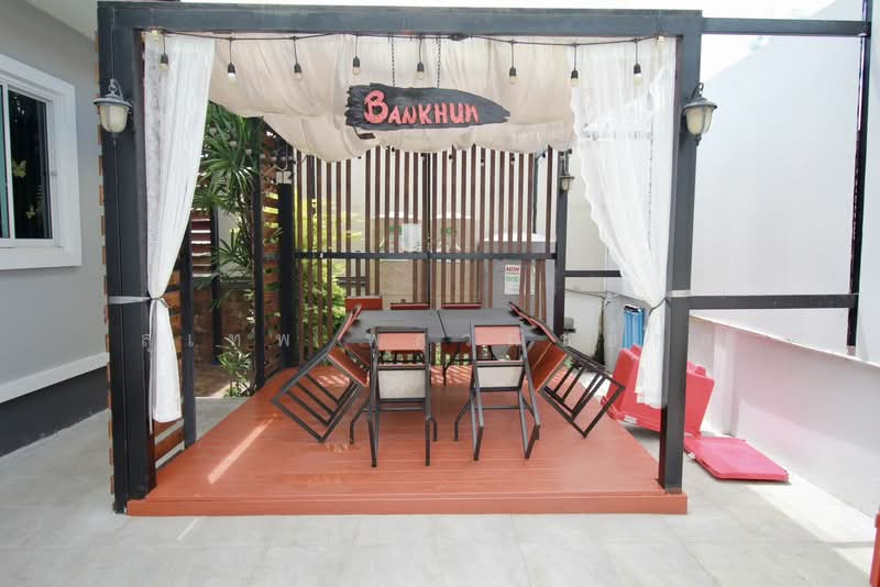 ขายบ้าน Pool Villa 72 ตร.วา ตกแต่งพร้อมอยู่ เฟอร์ครบ พลูตาหลวง สัตหีบ ใกล้อู่ตะเภา-บางเสร่, ชลบุรี, พลูตาหลวง, สัตหีบ, ชลบุรี, 120 ตร.ม., บ้านเดี่ยว ขาย, โดย สุเทพ พสุวณิชย์กุล, 500315948 - DDproperty.com