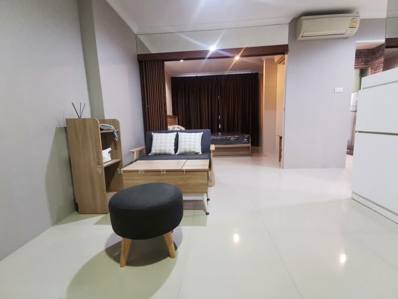 Lumpini Place Rama 9-Ratchada, Bangkok, Rama 9 Road, Huai Khwang, Bangkok, 1 Bedroom, 34 sqm, Condo For Rent, by Jintana Limsri, 500315975 - DDproperty.com