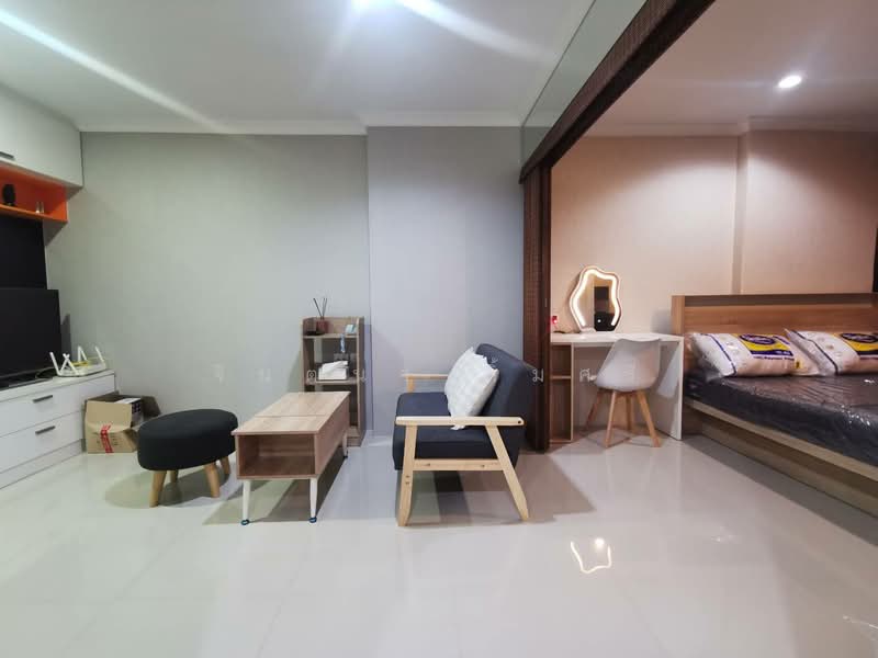 Lumpini Place Rama 9-Ratchada, Bangkok, Rama 9 Road, Huai Khwang, Bangkok, 1 Bedroom, 34 sqm, Condo For Rent, by Jintana Limsri, 500315975 - DDproperty.com