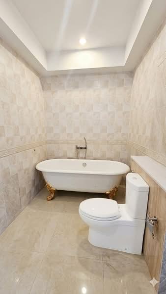 ไม่พบโครงการ, Bangkok, กรุงเทพกรีฑา ศรีนครินทร์ ร่มเกล้า, Saphan Sung, Bangkok, 3 Bedrooms, 320 sqm, Single Detached House For Rent, by ณัฐพงศ์ สุนทรอรุณ, 500315978 - DDproperty.com