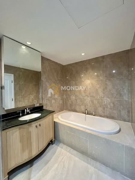 The Empire Place, Bangkok, 88 Narathiwatratchanakharin Road, Thung Maha Mek, Sathon, Bangkok, 1 Bedroom, 66 sqm, Condo For Sale, by Neeranuch Somprasong, 500316002 - DDproperty.com