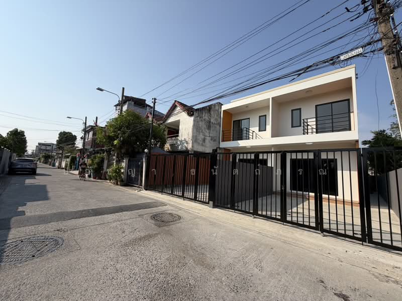 สุขุมวิท 27, Samut Prakan, Pak Nam, Muang Samut Prakarn, Samut Prakan, 3 Bedrooms, 120 sqm, Townhouse For Sale, by ปภัชญา ธนัตถ์ภรณ์, 500316007 - DDproperty.com