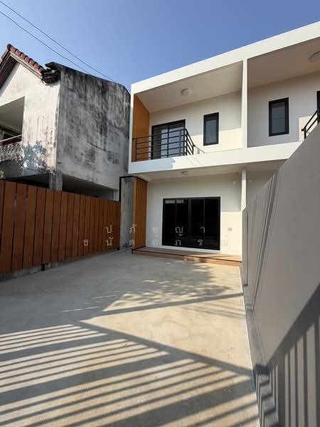สุขุมวิท 27, Samut Prakan, Pak Nam, Muang Samut Prakarn, Samut Prakan, 3 Bedrooms, 120 sqm, Townhouse For Sale, by ปภัชญา ธนัตถ์ภรณ์, 500316007 - DDproperty.com