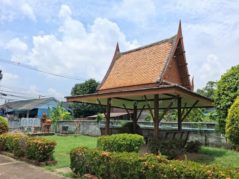 Two detached houses for sale in the heart of Saraburi city, Pak Phriew Subdistrict,Saraburi, Saraburi, ซอย พิชัยรณรงค์สงคราม 17 และ 19, Pak Prieo, Muang Saraburi, Saraburi, 4 Bedrooms, 300 sqm, Single Detached House For Sale, by Manultat Poonsri, 500316072 - DDproperty.com