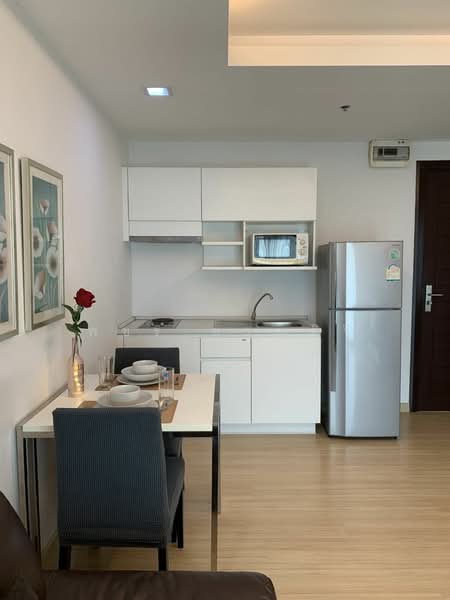Thru Thonglor, Bangkok, Petchaburi Road, Bang Kapi, Huai Khwang, Bangkok, 1 Bedroom, 39 sqm, Condo For Rent, by พชร ชาญศิริ, 500316075 - DDproperty.com