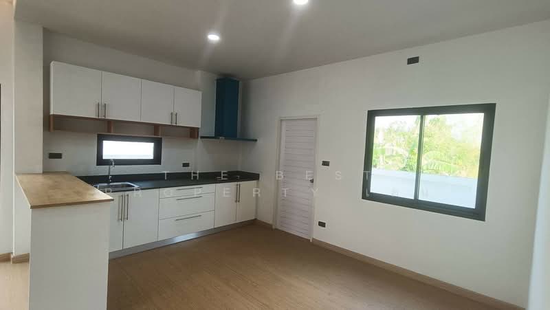 นพดาวิลเลท ชลบุรี, Chon Buri (Pattaya), Map Phai, Ban Bung, Chon Buri (Pattaya), 2 Bedrooms, 150 sqm, Semi-Detached House (Twin House) For Sale, by The Best Property เคน, 500316100 - DDproperty.com