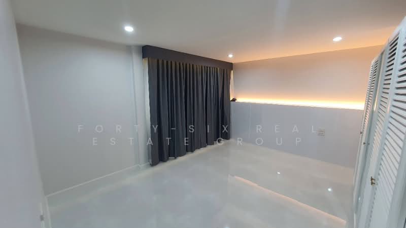 ให้เช่าบ้านเดี่ยวหลังใหญ่ ซอยรัชดา36, Bangkok, Lat Phrao, Bangkok, 5 Bedrooms, 350 sqm, Single Detached House For Rent, by Forty-Six Real Estate Group, 500316101 - DDproperty.com