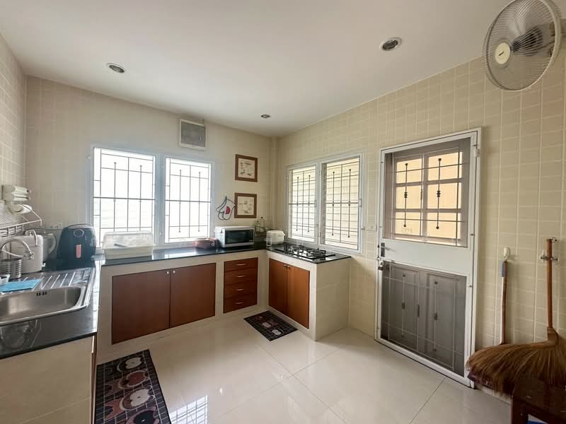 Chonlada Bangbuathong, Nonthaburi, Bang Kruai - Sai Noi Road, Bang Bua Thong, Nonthaburi, 4 Bedrooms, 300 sqm, Single Detached House For Sale, by Passakorn Butbunpan, 500316137 - DDproperty.com