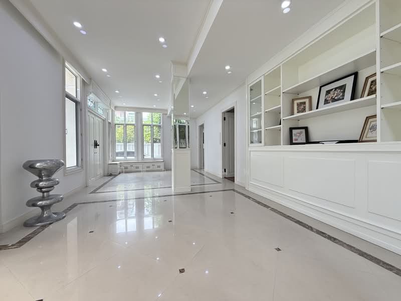 Silom, Bangkok, สีลม, Silom, Bang Rak, Bangkok, 4 Bedrooms, 400 sqm, Single Detached House For Rent, by ดนิตา จุมพลา, 500316163 - DDproperty.com