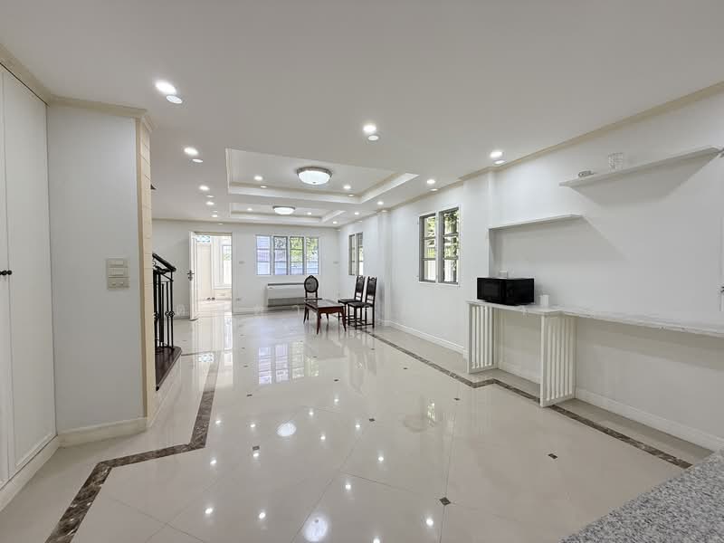 สีลม, กรุงเทพ, สีลม, บางรัก, กรุงเทพ, 400 ตร.ม., บ้านเดี่ยว ให้เช่า, โดย ดนิตา จุมพลา, 500316163 - DDproperty.com