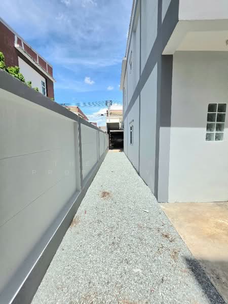 หมู่บ้านบูรพาแลนด์ หนองค้อ ชลบุรี, Chon Buri (Pattaya), Nong - Kham, Si Racha, Chon Buri (Pattaya), 2 Bedrooms, 120 sqm, Townhouse For Sale, by The Best Property นุช, 500316173 - DDproperty.com