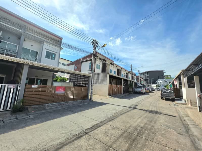 หมู่บ้านบูรพาแลนด์ หนองค้อ ชลบุรี, Chon Buri (Pattaya), Nong - Kham, Si Racha, Chon Buri (Pattaya), 2 Bedrooms, 120 sqm, Townhouse For Sale, by The Best Property นุช, 500316173 - DDproperty.com