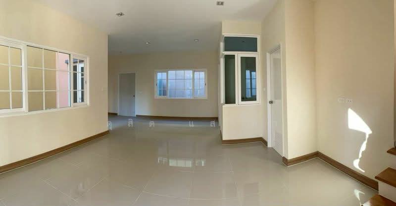 ขายบ้านแฝด ม.โกลเด้นท์ทาวน์ เก้ากิโล ศรีราชา, Chon Buri (Pattaya), Surasak, Si Racha, Chon Buri (Pattaya), 4 Bedrooms, 100 sqm, Semi-Detached House (Twin House) For Sale, by Dusit Saengfa, 500316176 - DDproperty.com