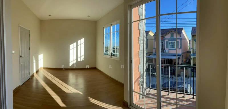 ขายบ้านแฝด ม.โกลเด้นท์ทาวน์ เก้ากิโล ศรีราชา, Chon Buri (Pattaya), Surasak, Si Racha, Chon Buri (Pattaya), 4 Bedrooms, 100 sqm, Semi-Detached House (Twin House) For Sale, by Dusit Saengfa, 500316176 - DDproperty.com