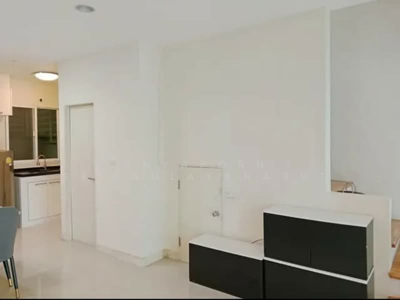 Baan Klang Muang Chokchai 4, Bangkok, Chokchai 4 Road, Lat Phrao, Bangkok, 3 Bedrooms, 149 sqm, Townhouse For Rent, by Anyaporn Srikanlayanabut, 500316248 - DDproperty.com