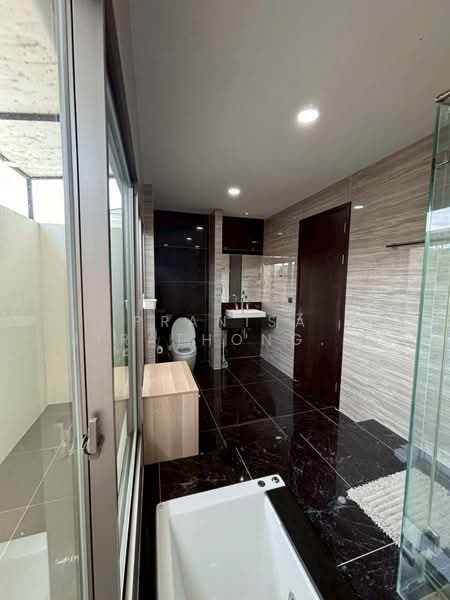 Perfect Masterpiece Sukhumvit 77, Samut Prakan, Soi Mu Ban Perfect Place Sukhumvit 77, Rachathewa, Bang Plee, Samut Prakan, 4 Bedrooms, 300 sqm, Single Detached House For Rent, by Pranisa Jirathongpoon, 500316256 - DDproperty.com