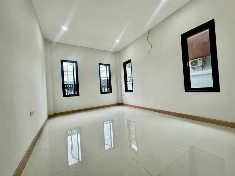 ขายบ้านเดี่ยวสร้างใหม่ ซอยวัดจีน นาพร้าว ศรีราชา, Chon Buri (Pattaya), Surasak, Si Racha, Chon Buri (Pattaya), 3 Bedrooms, 120 sqm, Single Detached House For Sale, by Dusit Saengfa, 500316273 - DDproperty.com
