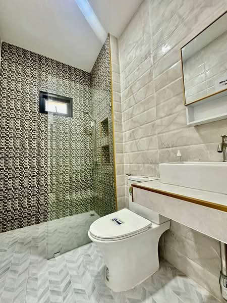 ขายบ้านเดี่ยวสร้างใหม่ ซอยวัดจีน นาพร้าว ศรีราชา, Chon Buri (Pattaya), Surasak, Si Racha, Chon Buri (Pattaya), 3 Bedrooms, 120 sqm, Single Detached House For Sale, by Dusit Saengfa, 500316273 - DDproperty.com