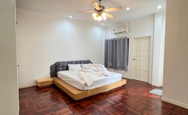 Sukhumvit Villa, Bangkok, Phra Kanong, Khlong Toei, Bangkok, 9 Bedrooms, 500 sqm, Single Detached House For Rent, by HomeConnect Thailand, 500316380 - DDproperty.com