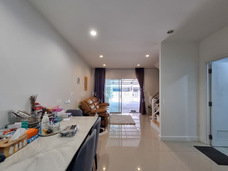 Villette Lite Pattanakarn, Bangkok, Soi Phatthanakan 38, Phatthanakan Road, Suan Luang, Bangkok, 3 Bedrooms, 120 sqm, Townhouse For Rent, by Ponwimol Wipanarapai, 500316422 - DDproperty.com