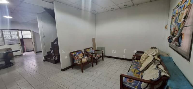 ทาวน์เฮ้าส์ 2 ชั้น 22.1 ตร.ว. หมู่บ้านสราญรมย์ ใกล้ตลาดห้วยขวาง ซอยประชาราษฎร์บำเพ็ญ21, Bangkok, ถนนรัชดาภิเษก-ห้วยขวาง, Samsen Nok, Huai Khwang, Bangkok, 3 Bedrooms, 100 sqm, Townhouse For Sale, by คุณ วรรณรัช บุญสวัสดิ์ (วิน), 500316436 - DDproperty.com