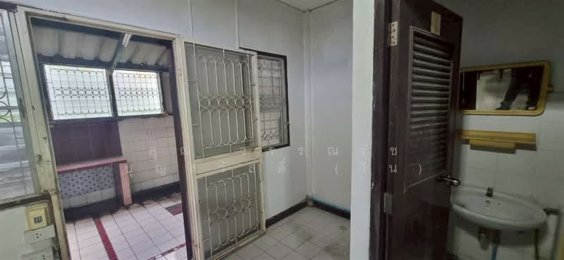 ทาวน์เฮ้าส์ 2 ชั้น 22.1 ตร.ว. หมู่บ้านสราญรมย์ ใกล้ตลาดห้วยขวาง ซอยประชาราษฎร์บำเพ็ญ21, กรุงเทพ, ถนนรัชดาภิเษก-ห้วยขวาง, สามเสนนอก, ห้วยขวาง, กรุงเทพ, 100 ตร.ม., ทาวน์เฮ้าส์ ขาย, โดย คุณ วรรณรัช บุญสวัสดิ์ (วิน), 500316436 - DDproperty.com