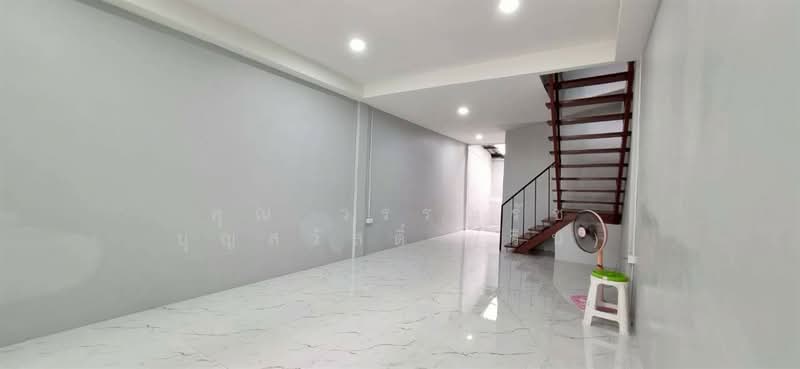 ทาวน์เฮ้าส์ 2 ชั้น 15.4 ตร.ว. ทาวน์เฮ้าส์ ใกล้ศูนย์การค้า ฟอร์จูน ทาวน์ ซอยรัชดาภิเษก3, Bangkok, ถนนอโศก-ดินแดง, Din Daeng, Bangkok, 2 Bedrooms, 80 sqm, Townhouse For Sale, by คุณ วรรณรัช บุญสวัสดิ์ (วิน), 500316446 - DDproperty.com