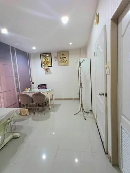 ทาวน์โฮม 3 ชั้น ซอยโพธิ์แก้ว 3 ลาดพร้าว 101 เนื้อที่ 42.1 ตารางวา, กรุงเทพ, คลองจั่น, บางกะปิ, กรุงเทพ, 170 ตร.ม., ทาวน์เฮ้าส์ ขาย, โดย สรภพ ยอดไชย (สีฝุ่น), 500316457 - DDproperty.com