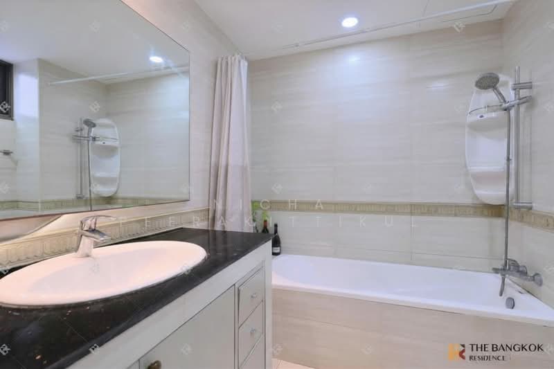 Grand Ville House 1, Bangkok, 36 Soi Sukhumvit 24, Khong Tan, Khlong Toei, Bangkok, 3 Bedrooms, 184 sqm, Condo For Rent, by Nicha Peerakittikul, 500316465 - DDproperty.com