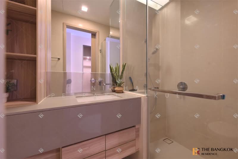 The Esse Asoke, Bangkok, 333 Soi Sukhumvit 21, Sukhumvit Road, Khlongtoei Nua, Watthana, Bangkok, 1 Bedroom, 37 sqm, Condo For Rent, by Nicha Peerakittikul, 500316493 - DDproperty.com